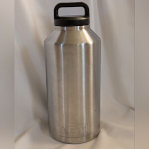 YETI 64oz Stainless Steel Silver Wide Mouth Screw Lid Chug Cap